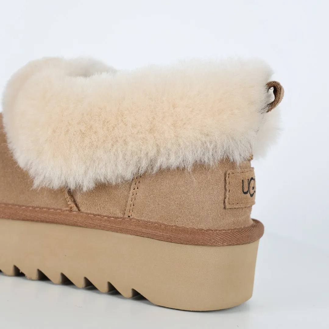 Pick up locally 💰580 Core recommendation Good price It is a very suitable choice for home use. In recent years, uug has launched a series of styles, which are partially geared towards the preferences of young consumers and have also moved to the forefront of fashion trends. Shoe body material: water-repellent coated suede upper, 17 mm UGGPURE™ implantable wool insole, lightweight non-slip and comfortable rubber outsole, with brand LOGO and trademark, with full packaging Size: 35 36 37 38 39 40